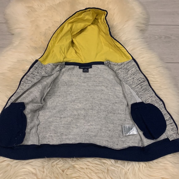 Tommy Hilfiger Gray/Blue/Yellow Zipper Hoodie and Sweatpants size 18M - Picture 4 of 10